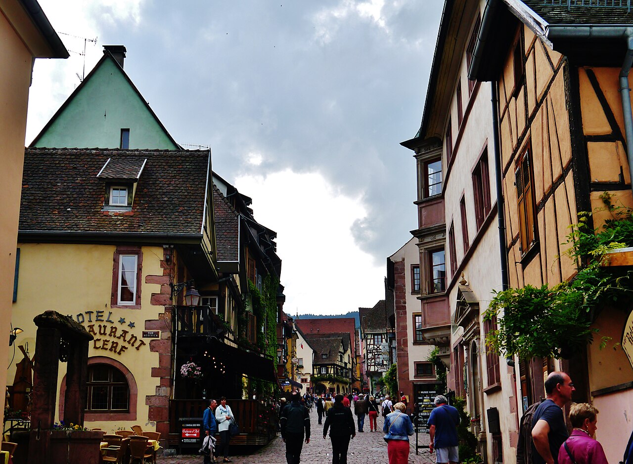La Route des Vins d'Alsace, de Strasbourg à Eguisheim, Alsace